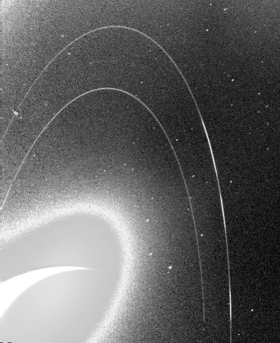 写真：細く儚げな海王星のリング