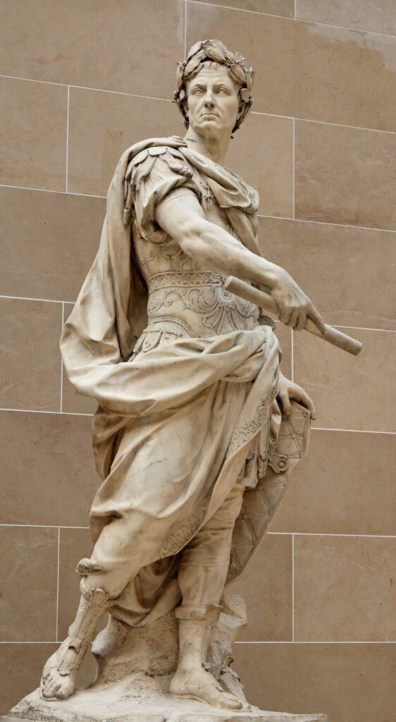 ガイウス・ユリウス・カエサル立像　ニコラ・クストゥ作、ルーヴル美術館所蔵